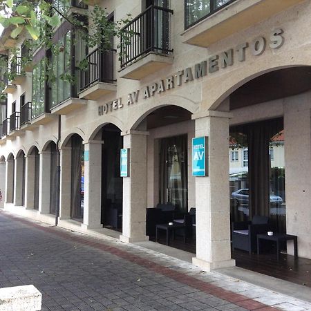Hotel Av Apartamentos Лобиос Екстериор снимка