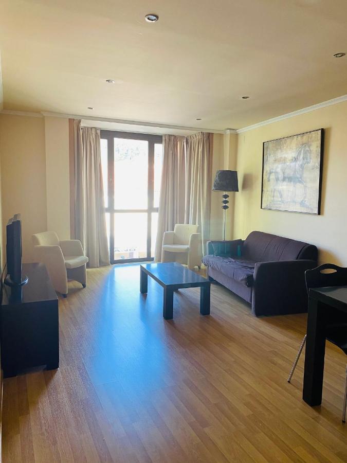 Hotel Av Apartamentos Лобиос Екстериор снимка