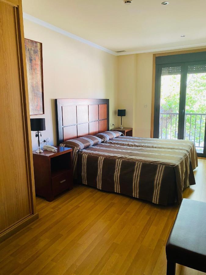 Hotel Av Apartamentos Лобиос Екстериор снимка