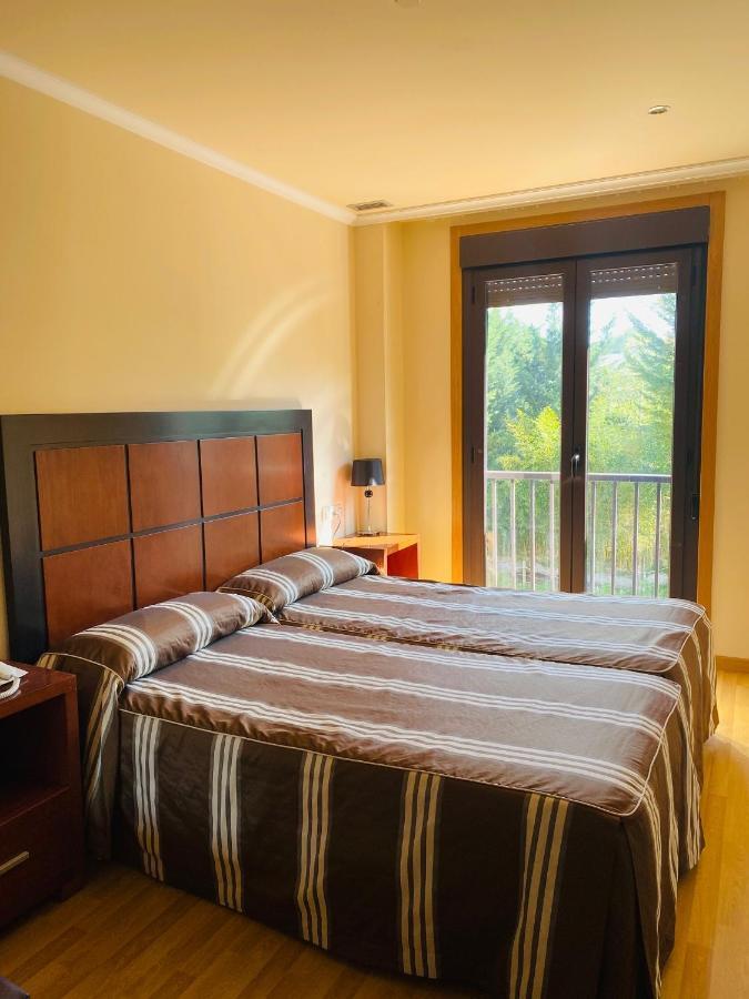 Hotel Av Apartamentos Лобиос Екстериор снимка