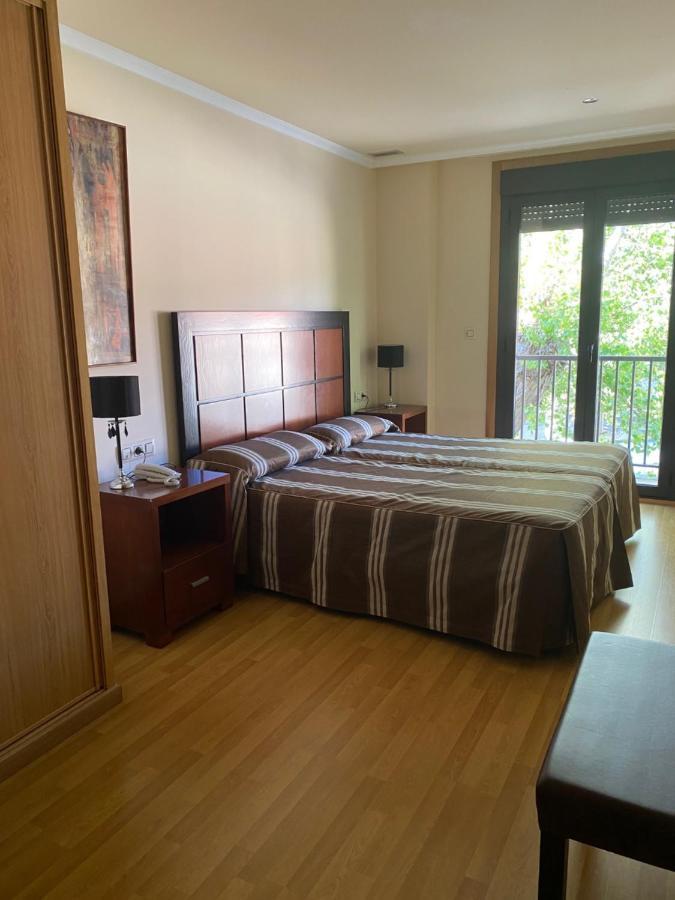 Hotel Av Apartamentos Лобиос Екстериор снимка
