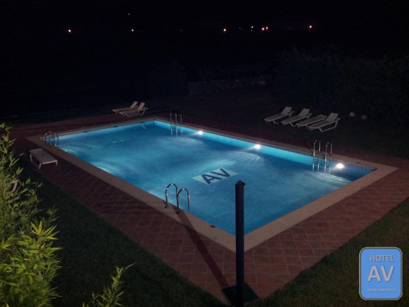 Hotel Av Apartamentos Лобиос Екстериор снимка