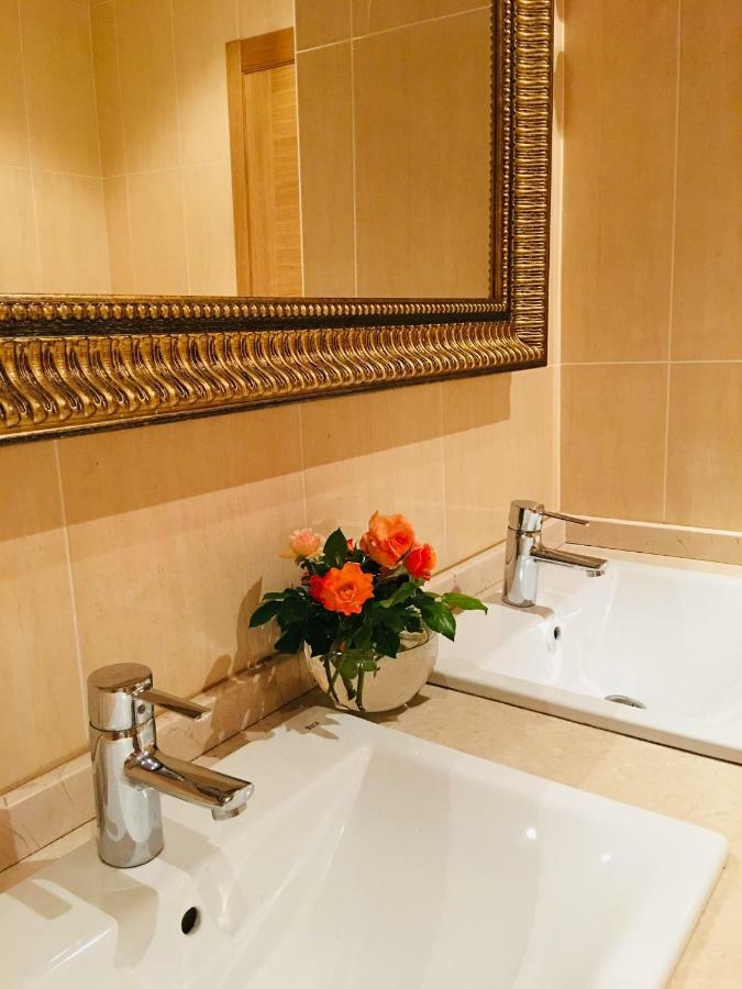 Hotel Av Apartamentos Лобиос Екстериор снимка