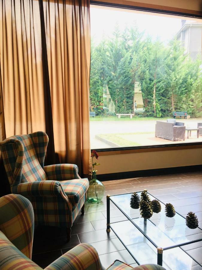 Hotel Av Apartamentos Лобиос Екстериор снимка